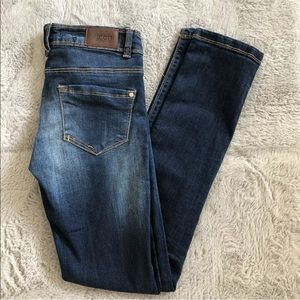 Straight Cut Denim Jeans Alcott Los Angeleses